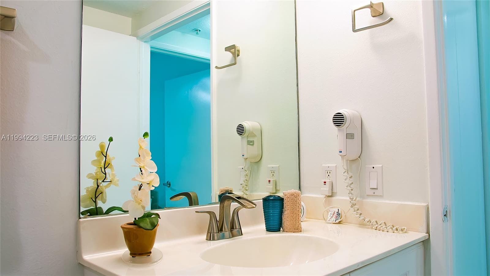 Marina Bay Club · #906 in Sunny Isles Beach - Photo 6