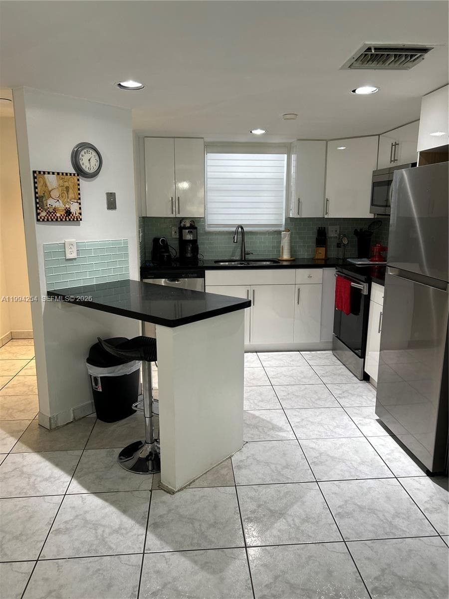Le Frontenac · #203 in Sunny Isles Beach - Photo 4