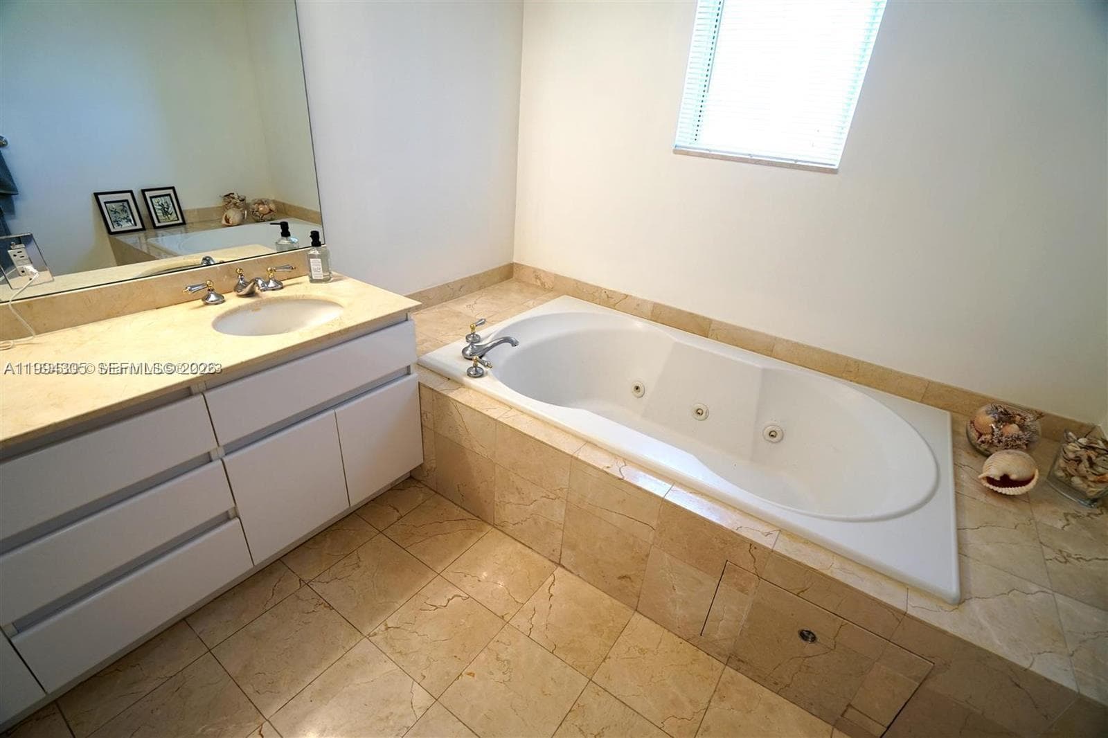 Sands Pointe Ocean Beach Resort · #601 in Sunny Isles Beach - Photo 13