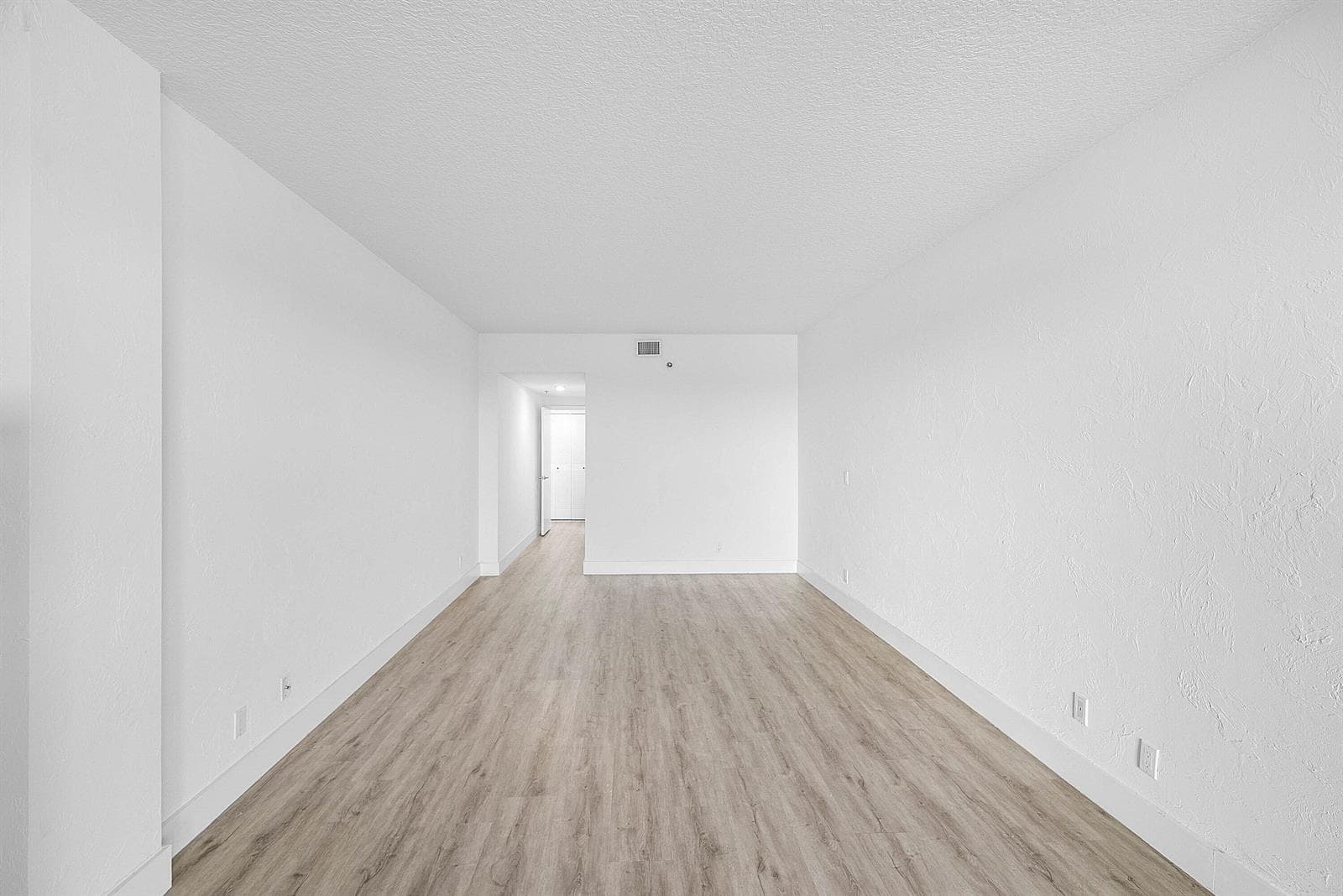 038-1035Southeast6thAvenue-213-DelrayBea