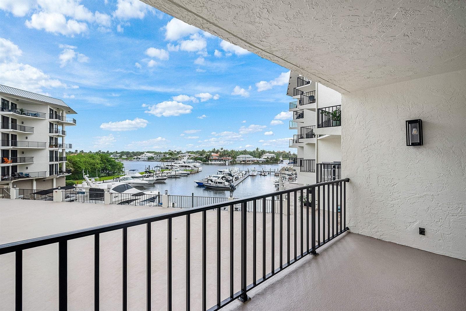 043-1035Southeast6thAvenue-213-DelrayBea