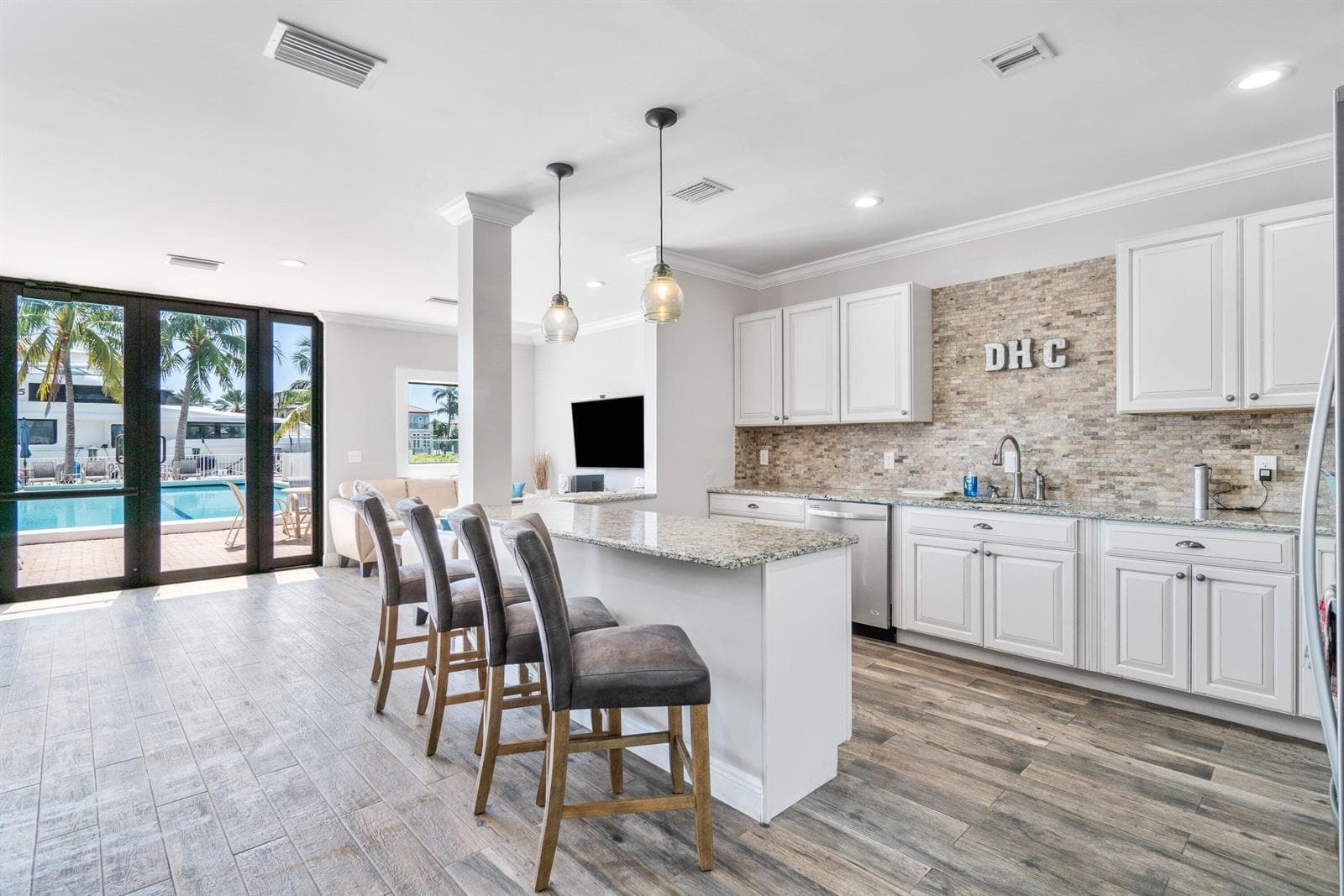 047-1035Southeast6thAvenue-213-DelrayBea