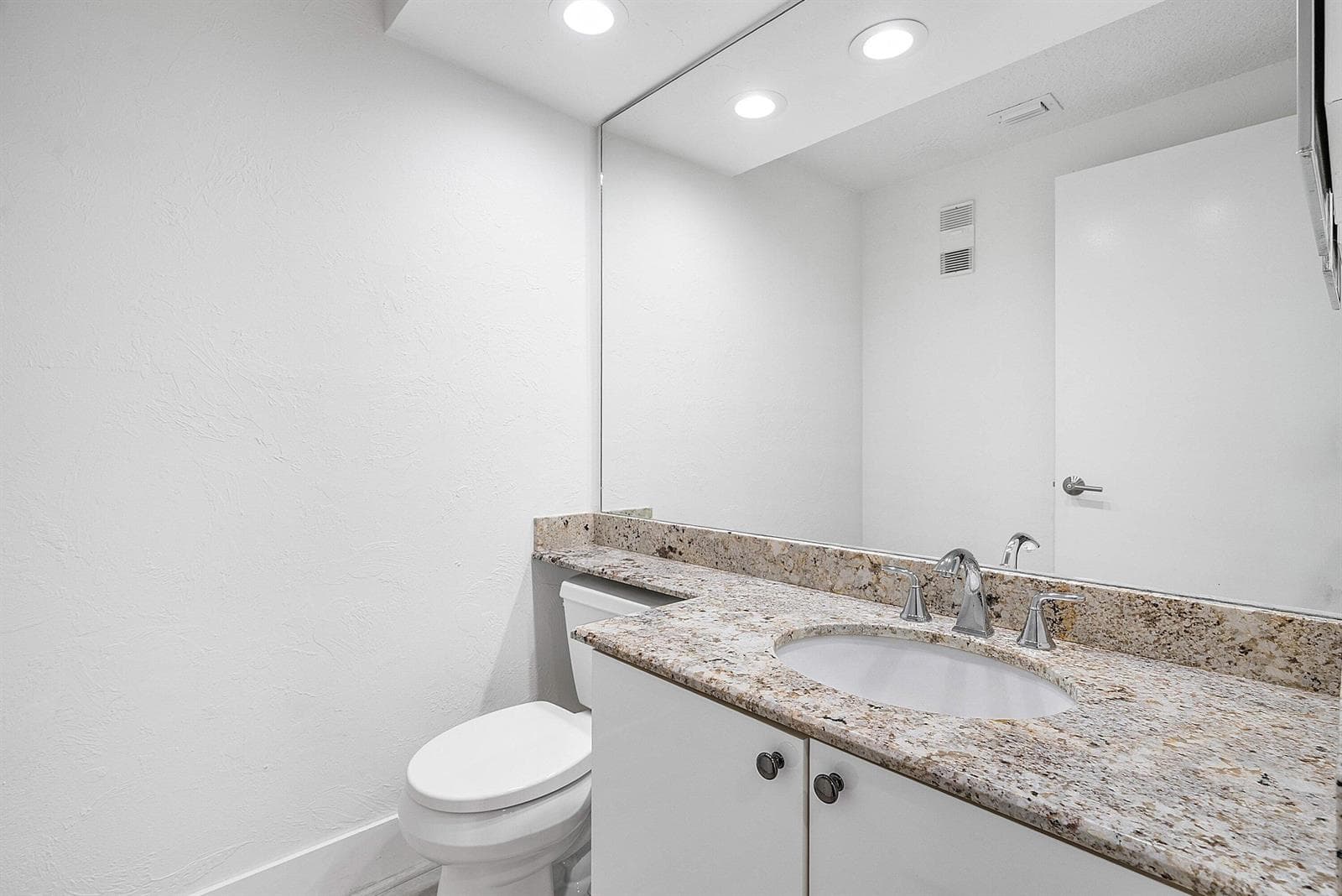 039-1035Southeast6thAvenue-213-DelrayBea