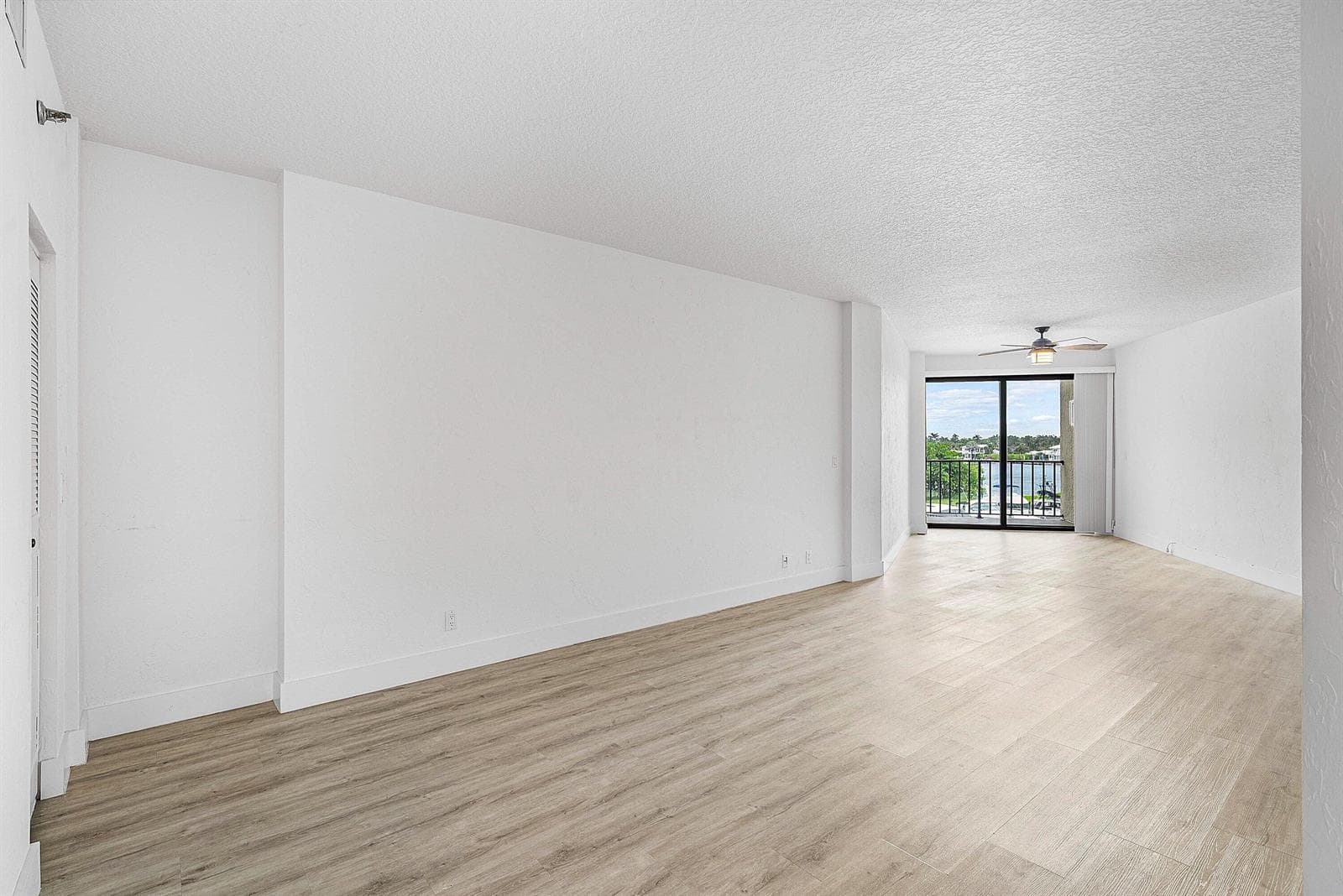 026-1035Southeast6thAvenue-213-DelrayBea