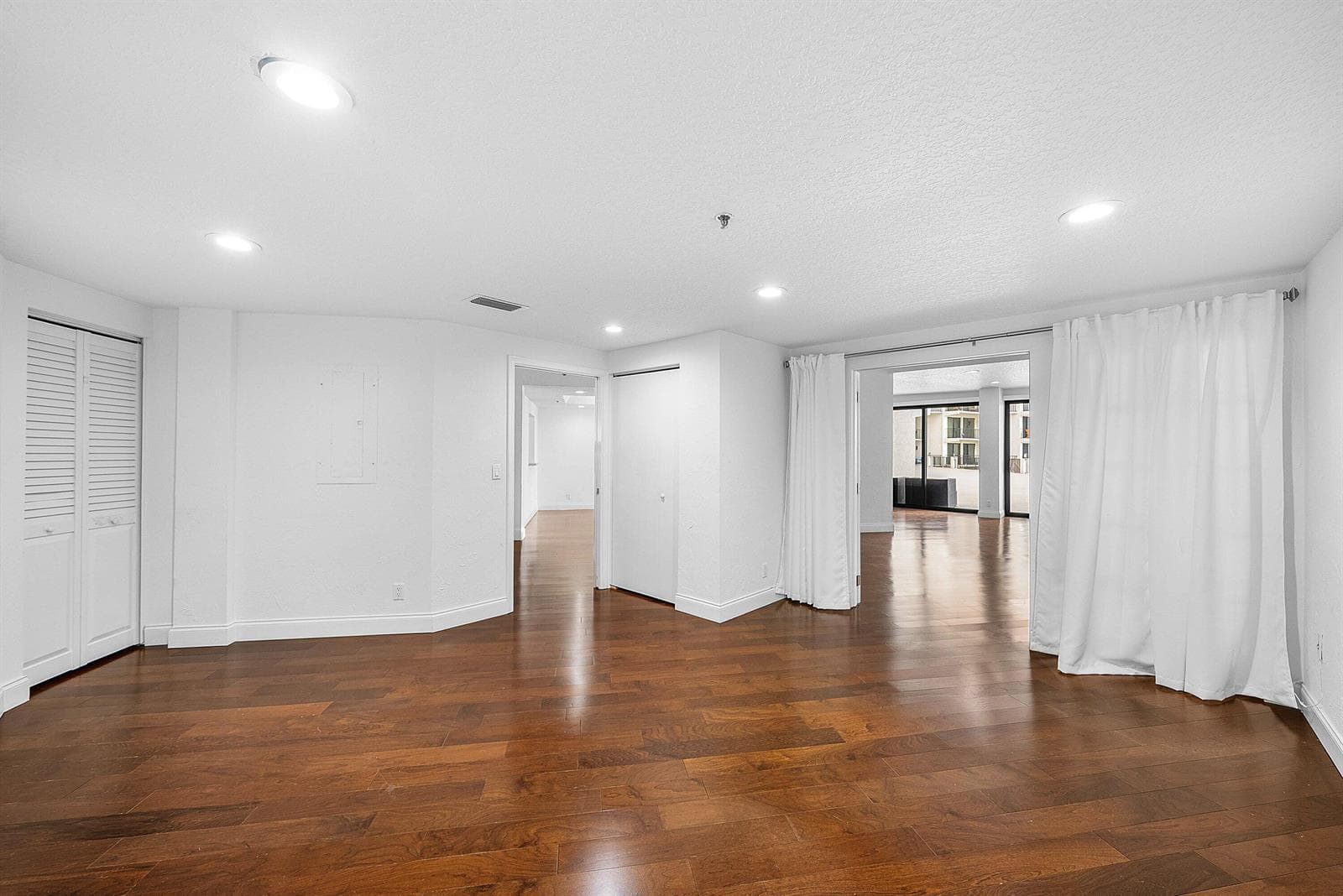 013-1035Southeast6thAvenue-213-DelrayBea