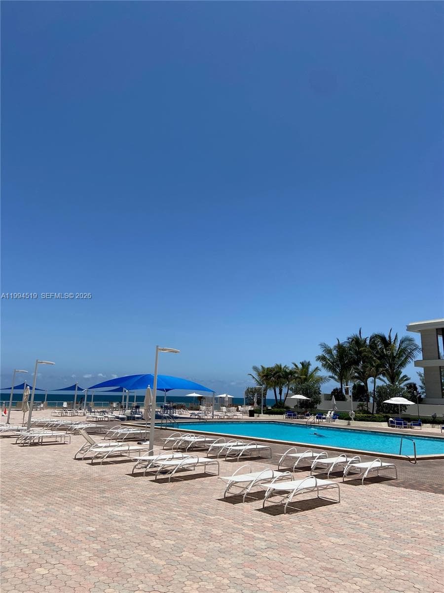PARKER DORADO CONDO · #718 in Hallandale Beach - Photo 4