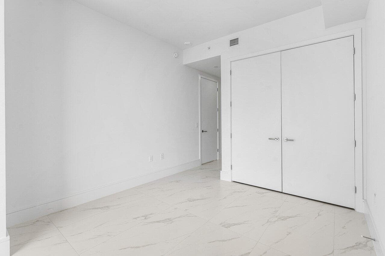 022-220LakeShoreDrive-1415-LakePark-FL-3