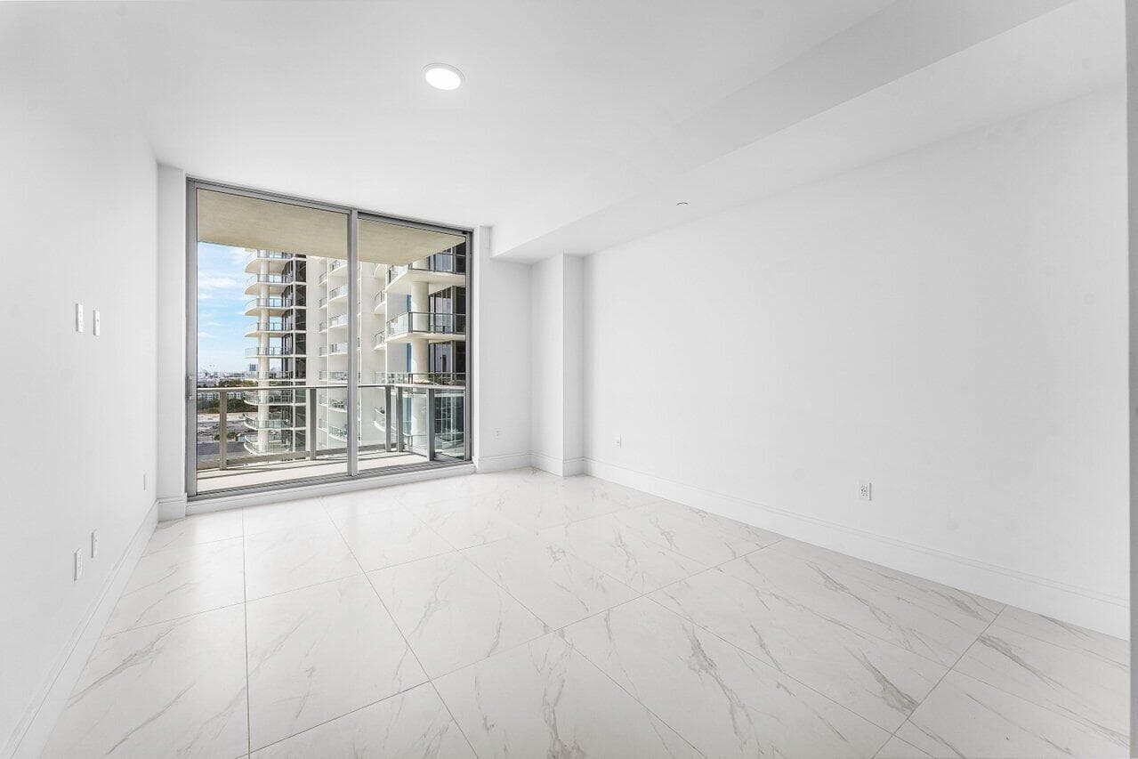 012-220LakeShoreDrive-1415-LakePark-FL-3