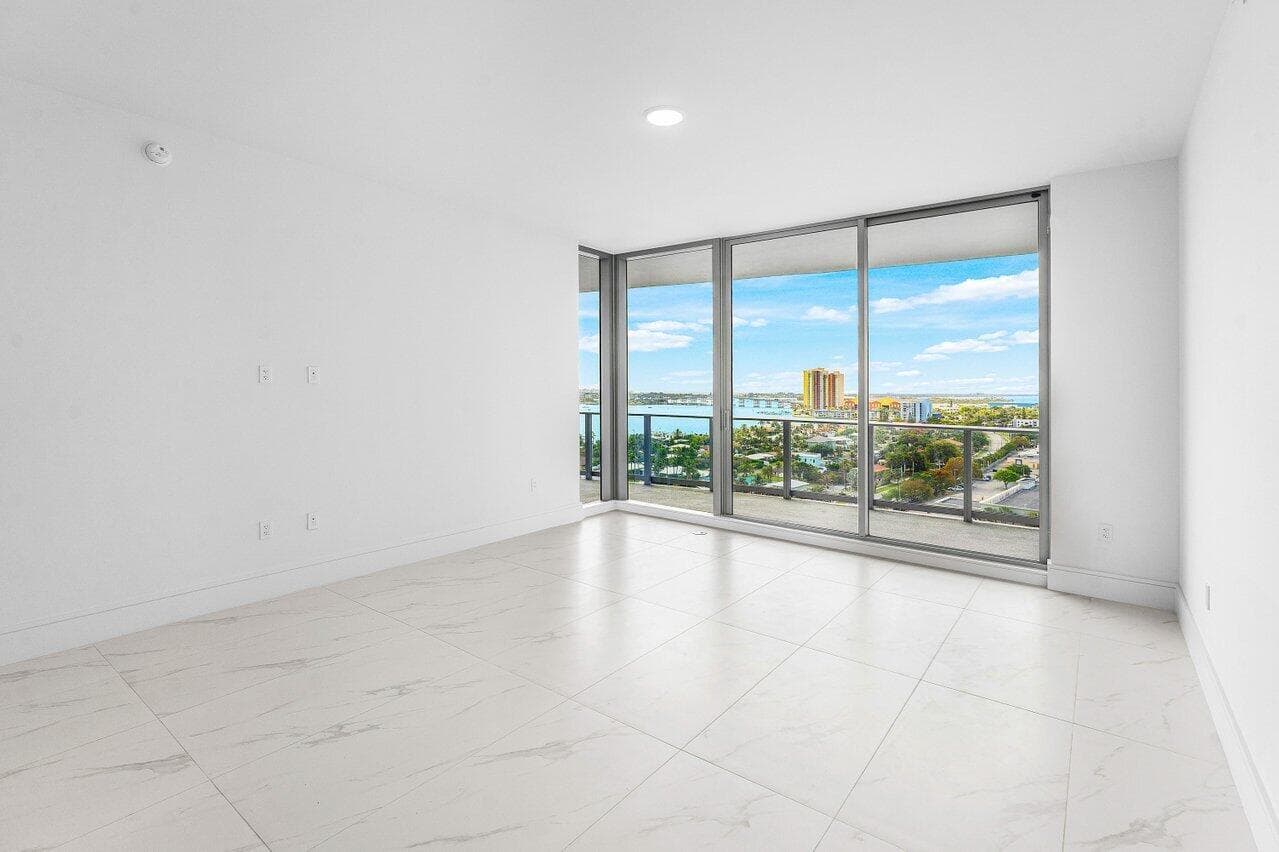 007-220LakeShoreDrive-1415-LakePark-FL-3