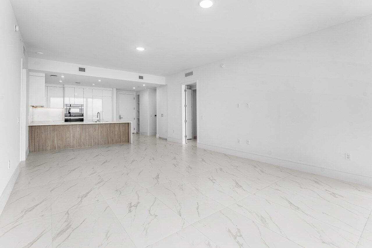 010-220LakeShoreDrive-1415-LakePark-FL-3