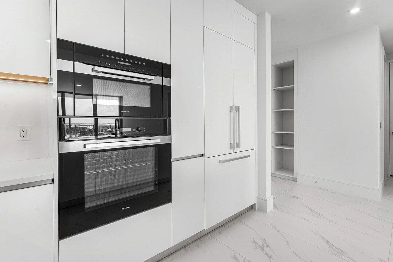 003-220LakeShoreDrive-1415-LakePark-FL-3