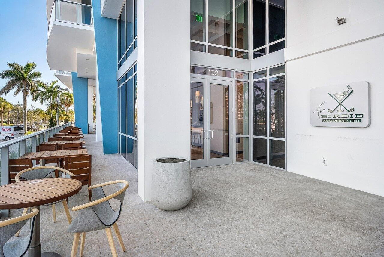 064-220LakeShoreDrive-1415-LakePark-FL-3