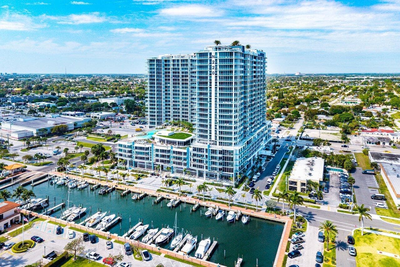 039-220LakeShoreDrive-1415-LakePark-FL-3