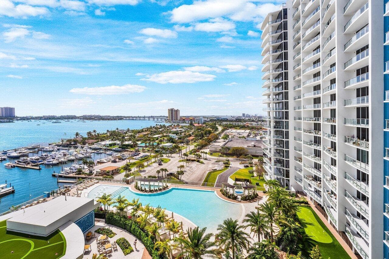 033-220LakeShoreDrive-1415-LakePark-FL-3