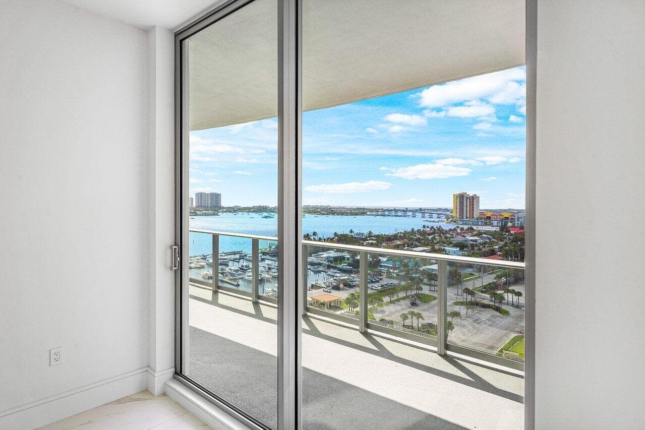 014-220LakeShoreDrive-1415-LakePark-FL-3