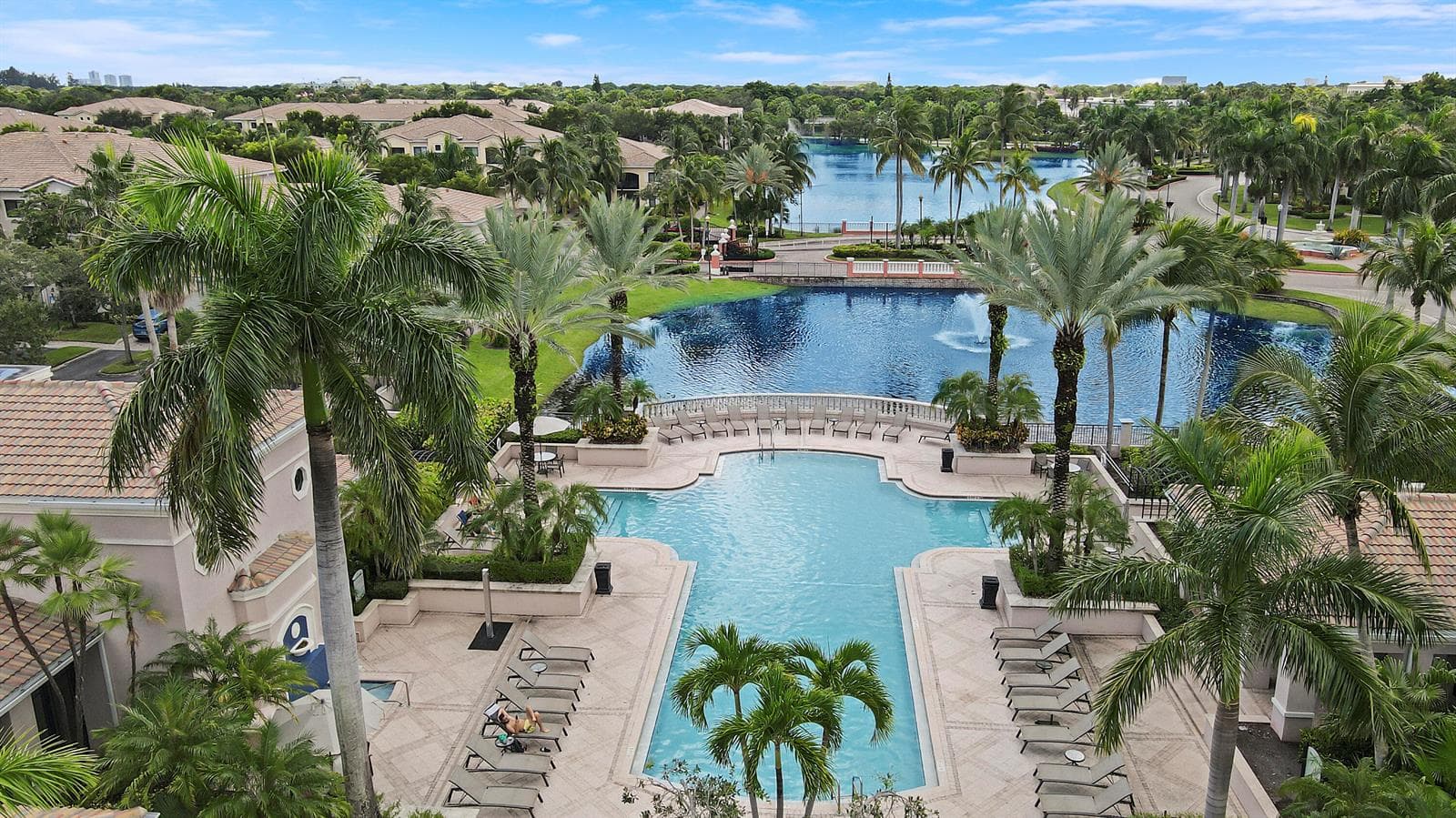 Community Pool and Fountain