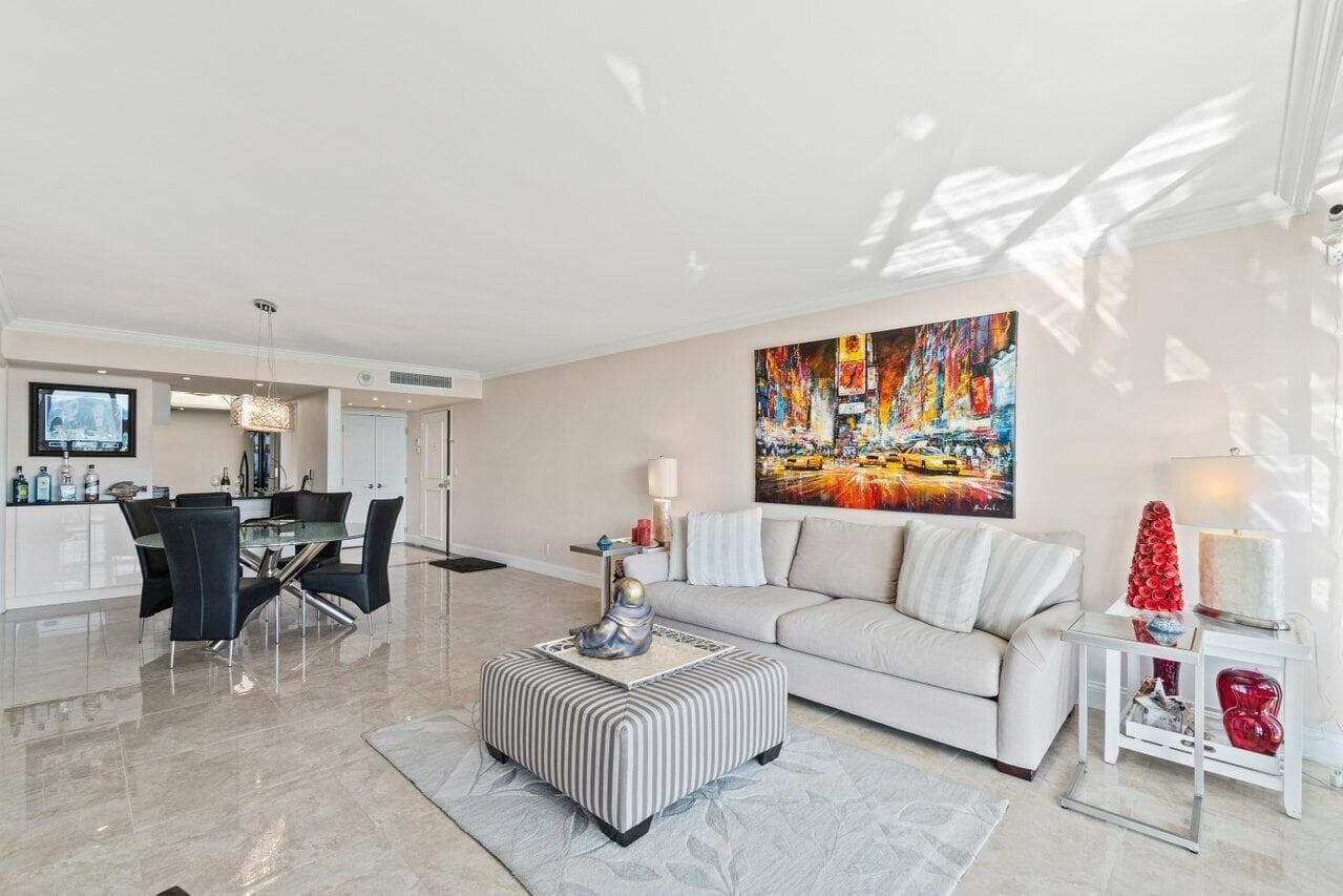 LIVING & DINING ROOM