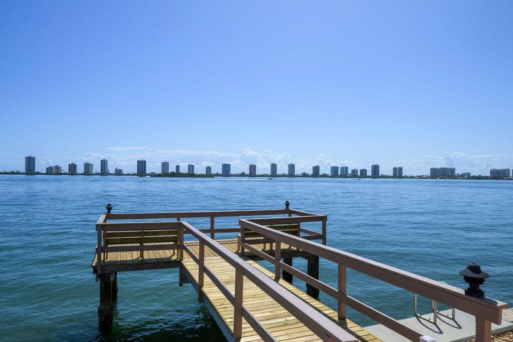 Dock