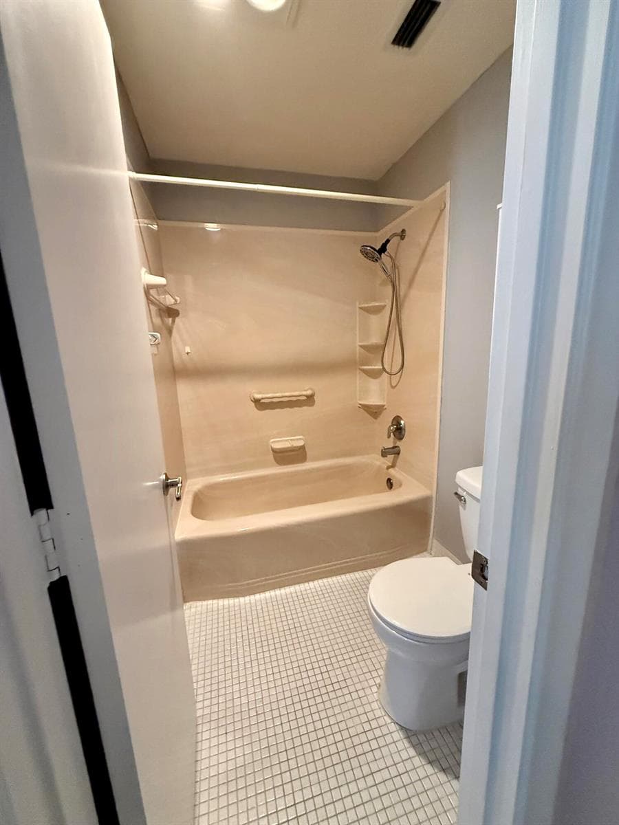 MAIN BATHROOM