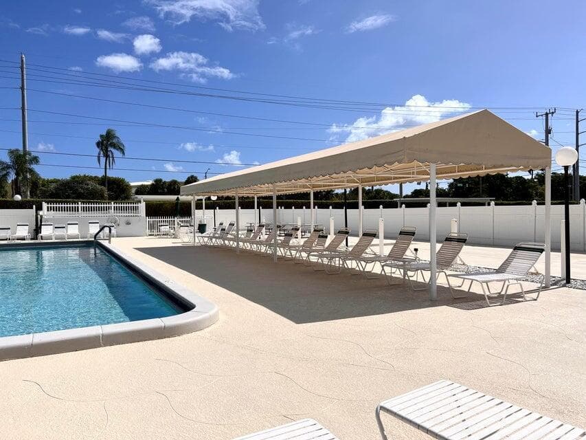 SOUTH POOL