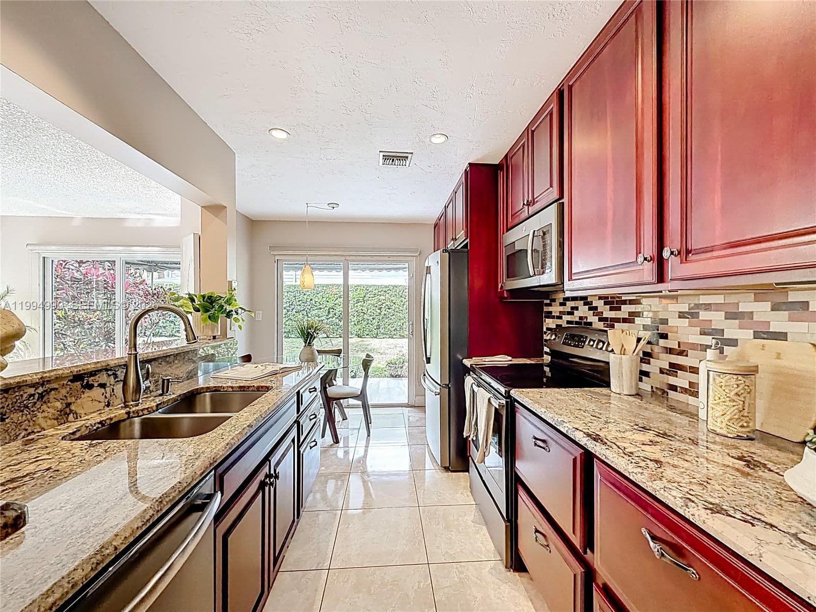 5043 Pointe Emerald Ln photo 16