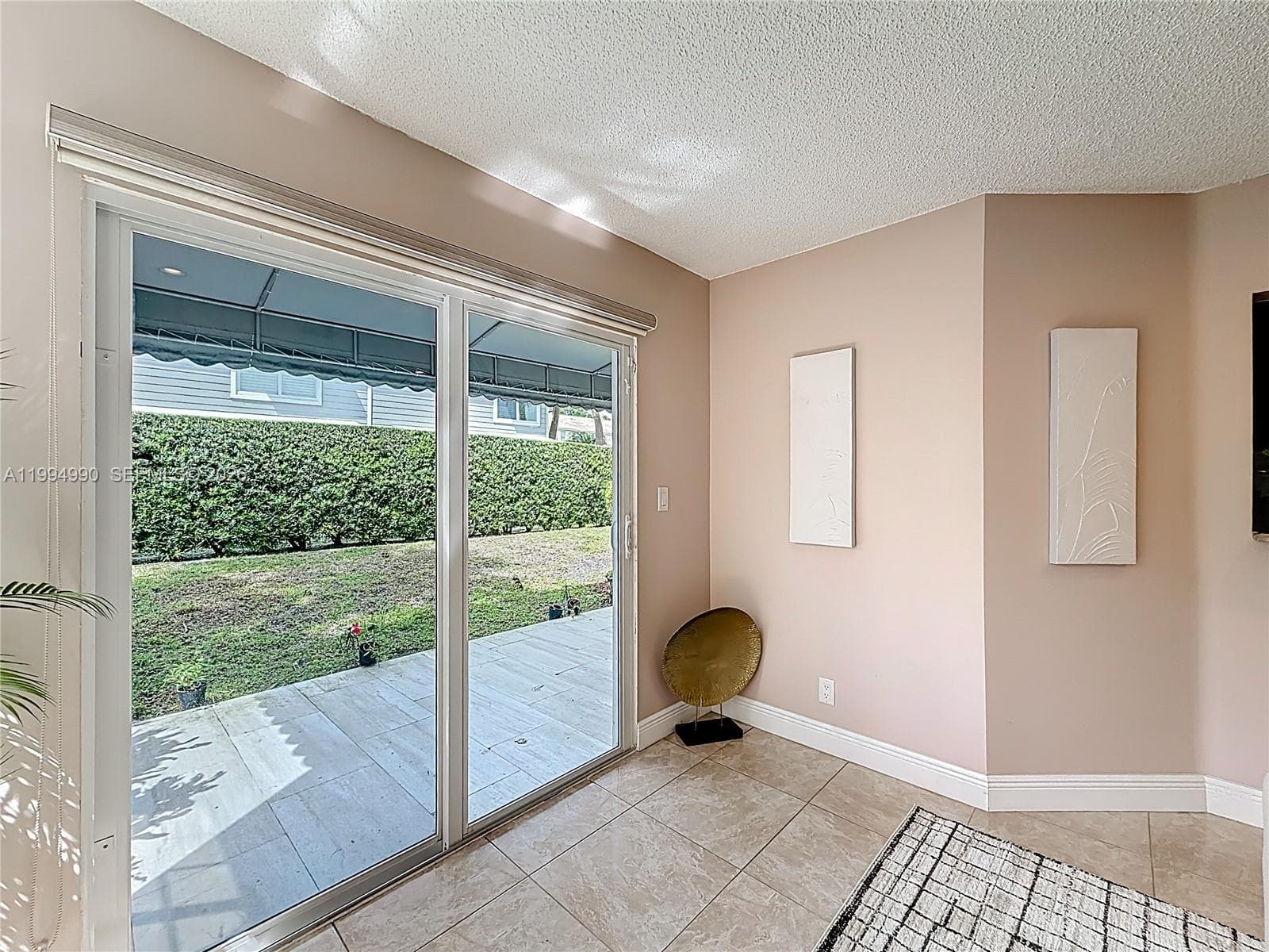 5043 Pointe Emerald Ln photo 12