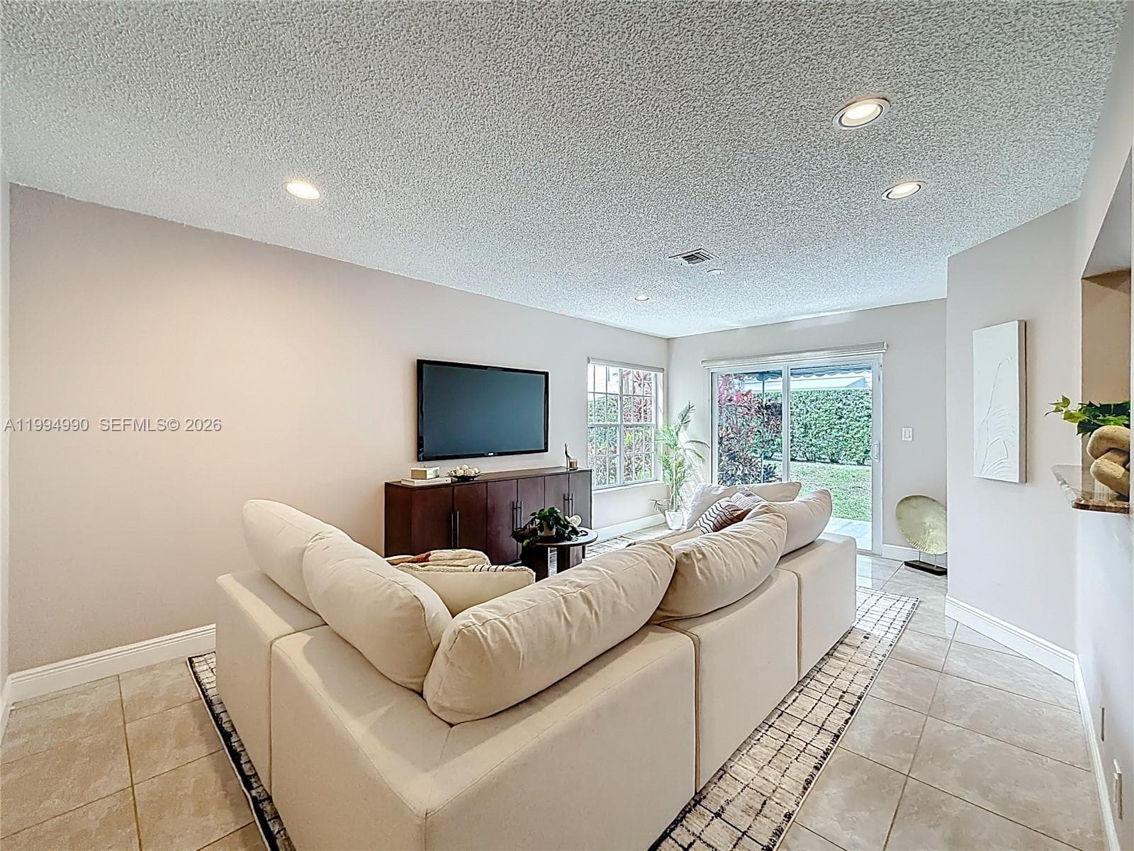 5043 Pointe Emerald Ln photo 7