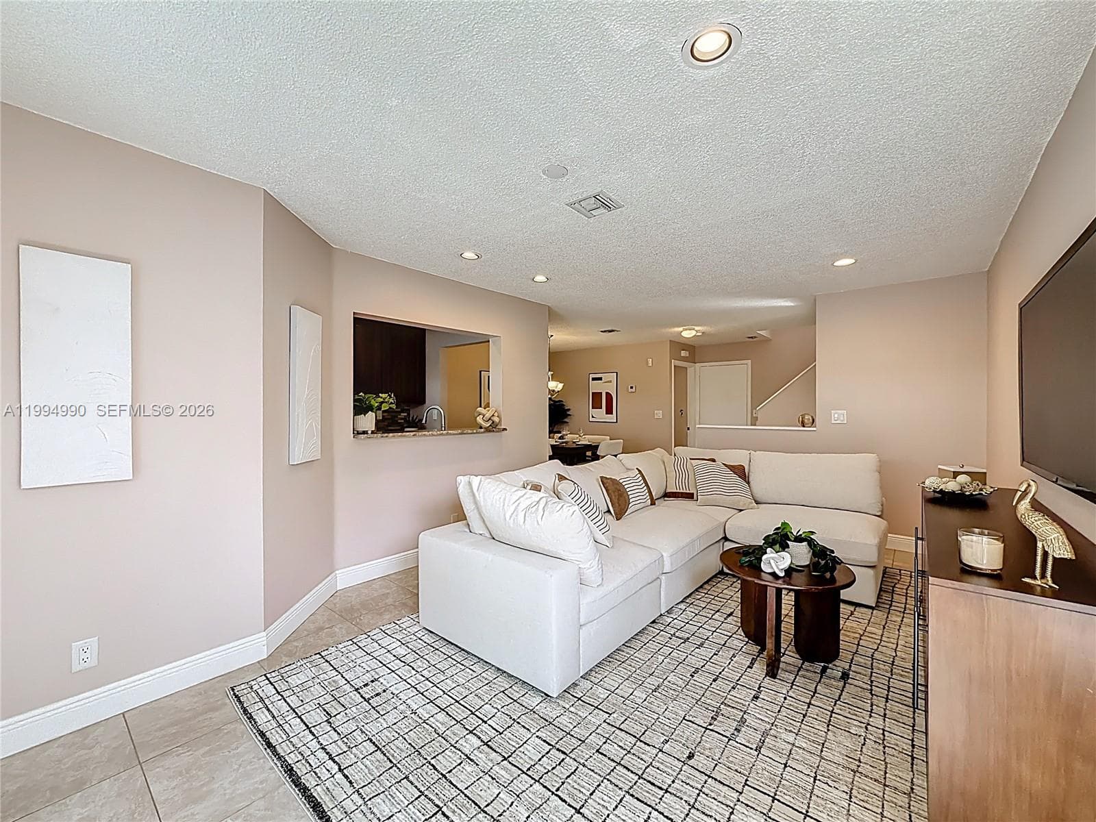 5043 Pointe Emerald Ln photo 9