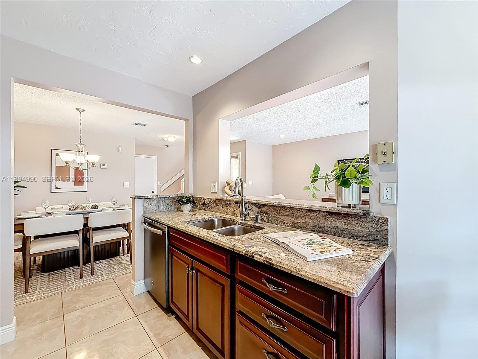 5043 Pointe Emerald Ln photo 24