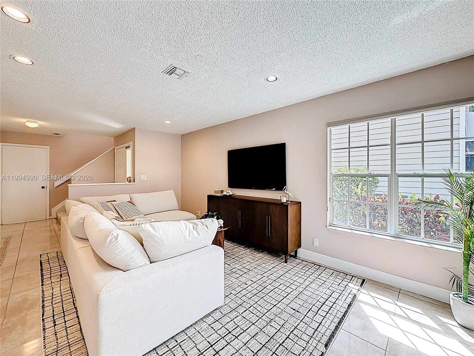 5043 Pointe Emerald Ln photo 10