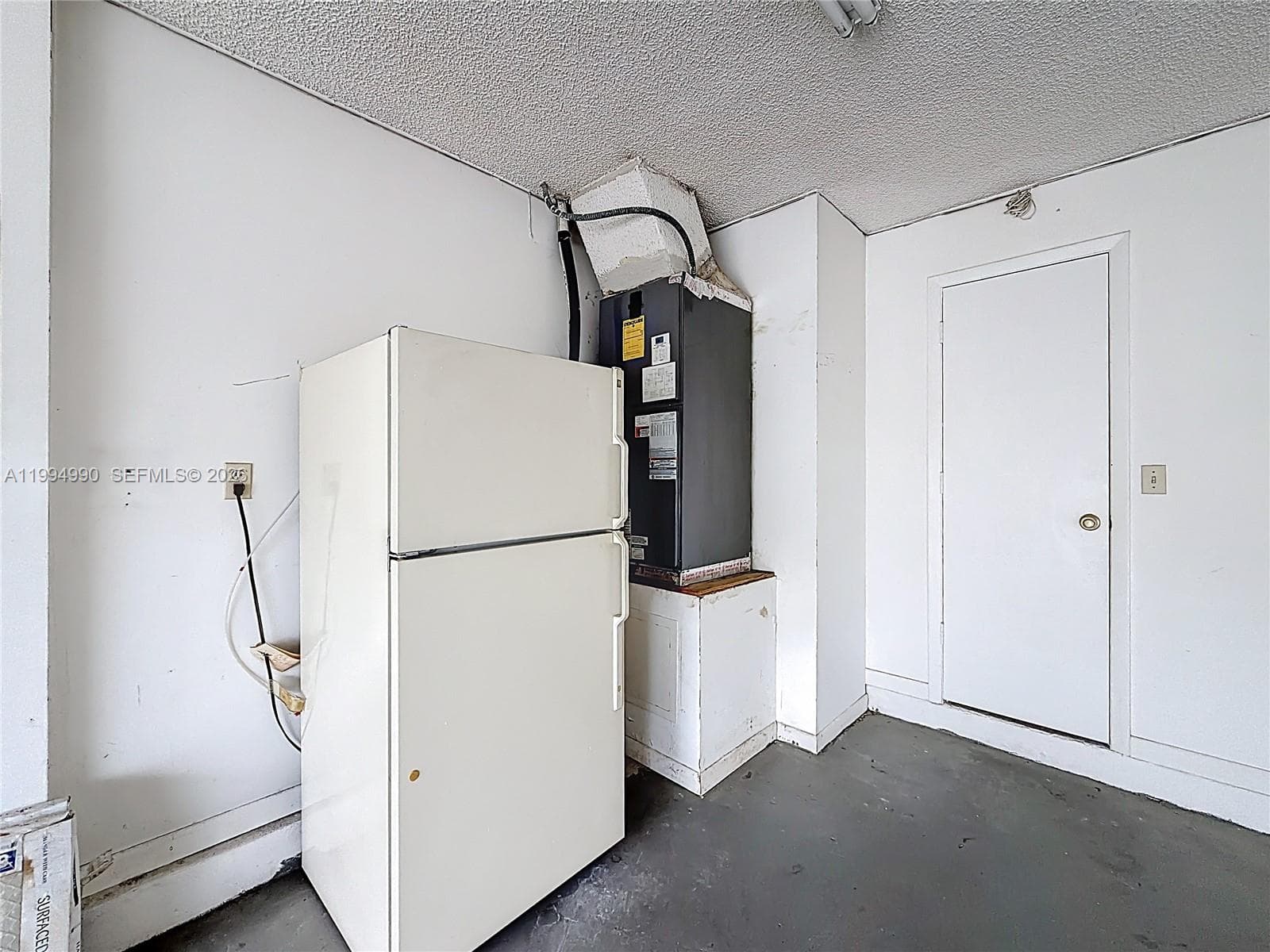 5043 Pointe Emerald Ln photo 54