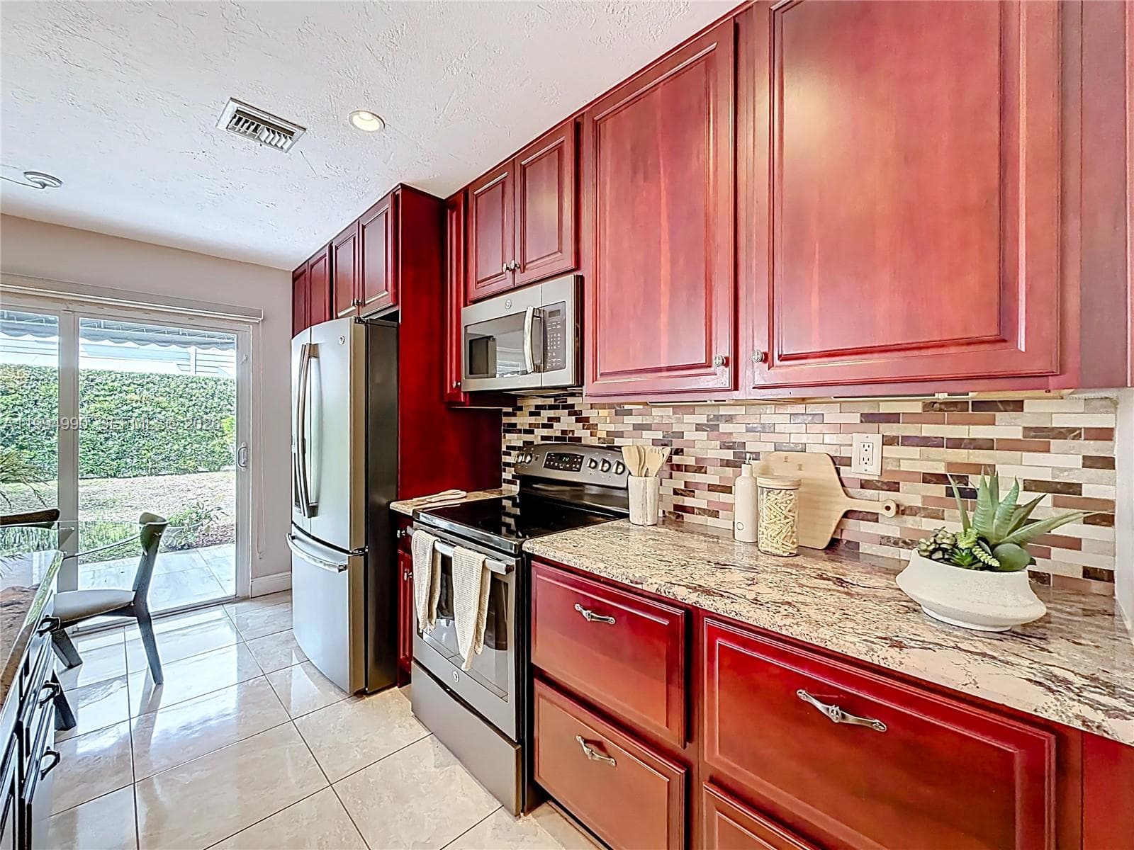 5043 Pointe Emerald Ln photo 15