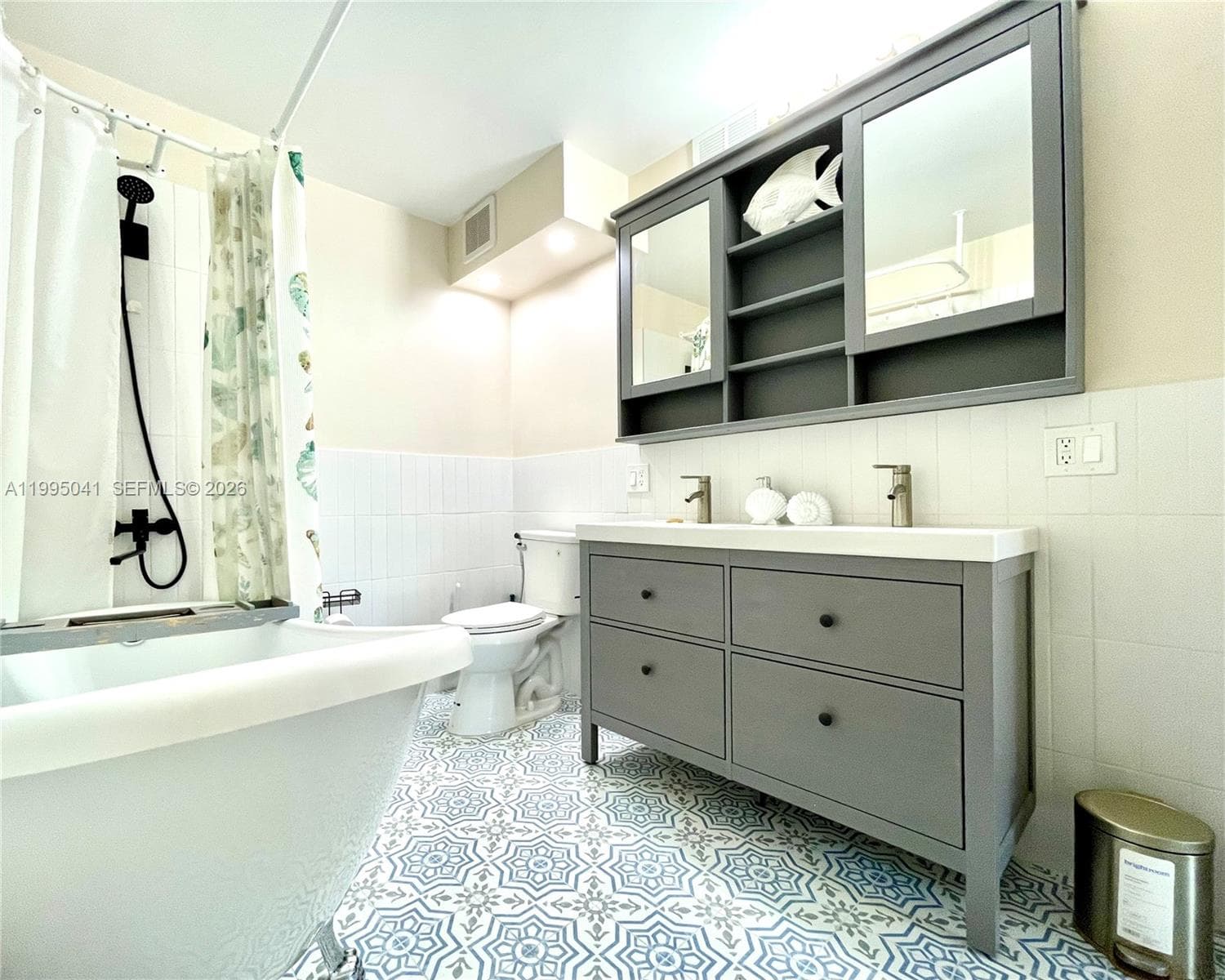 CHELSEA BAYVIEW CONDO · #129 in Hallandale Beach - Photo 2
