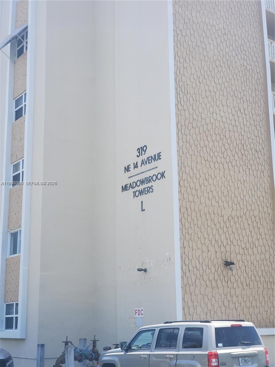 MEADOWBROOK TOWERS CONDO · #207 in Hallandale Beach - Photo 17