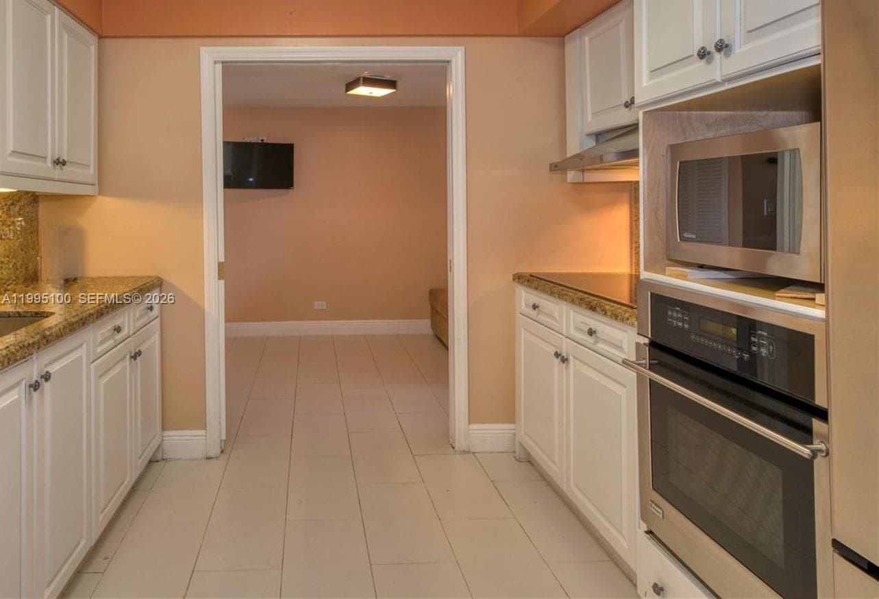 CRICKET CLUB CONDO · #401 in Miami - Photo 3