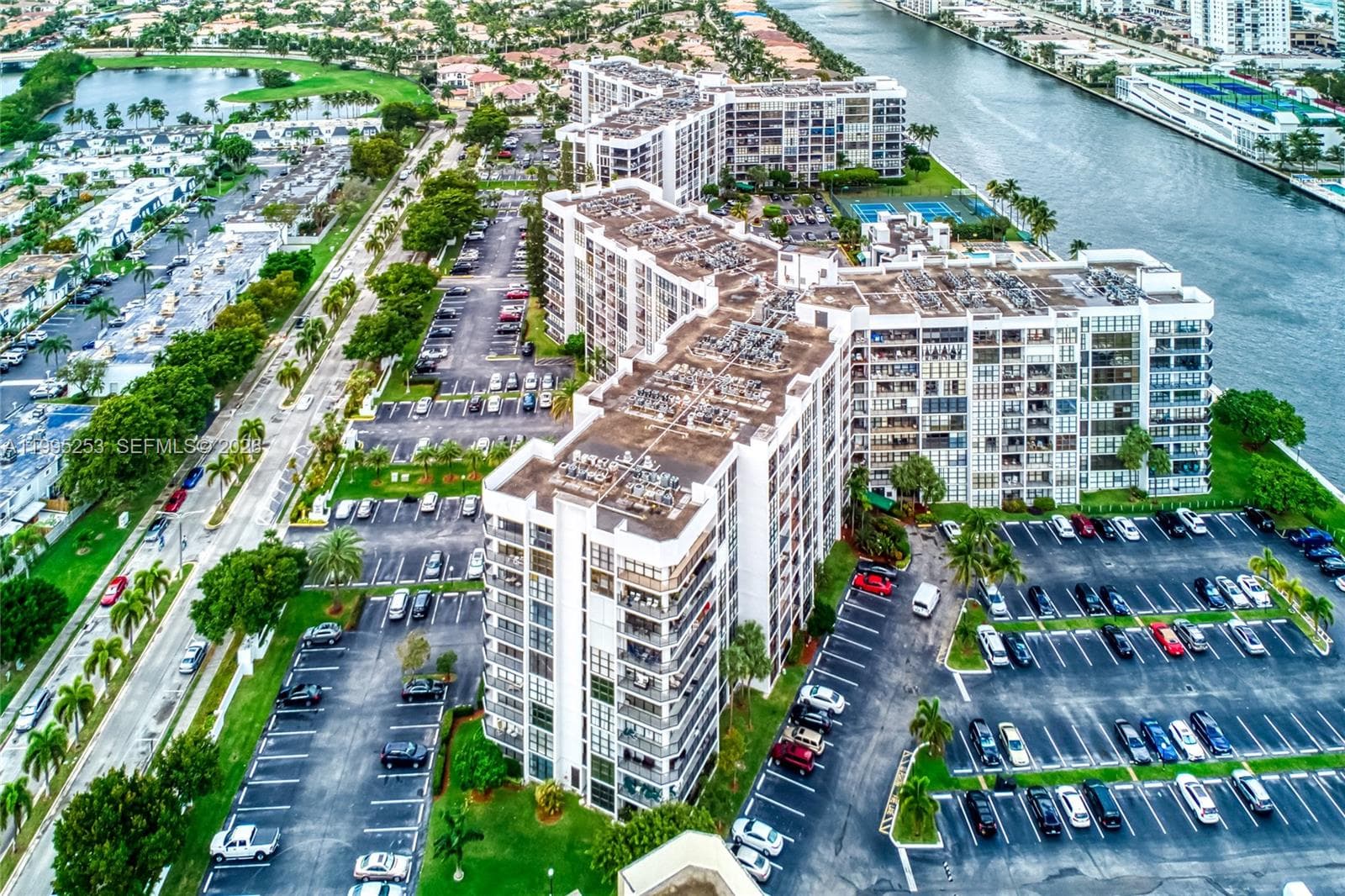 OCEANVIEW PARK CONDO · #901 in Hallandale Beach - Photo 62