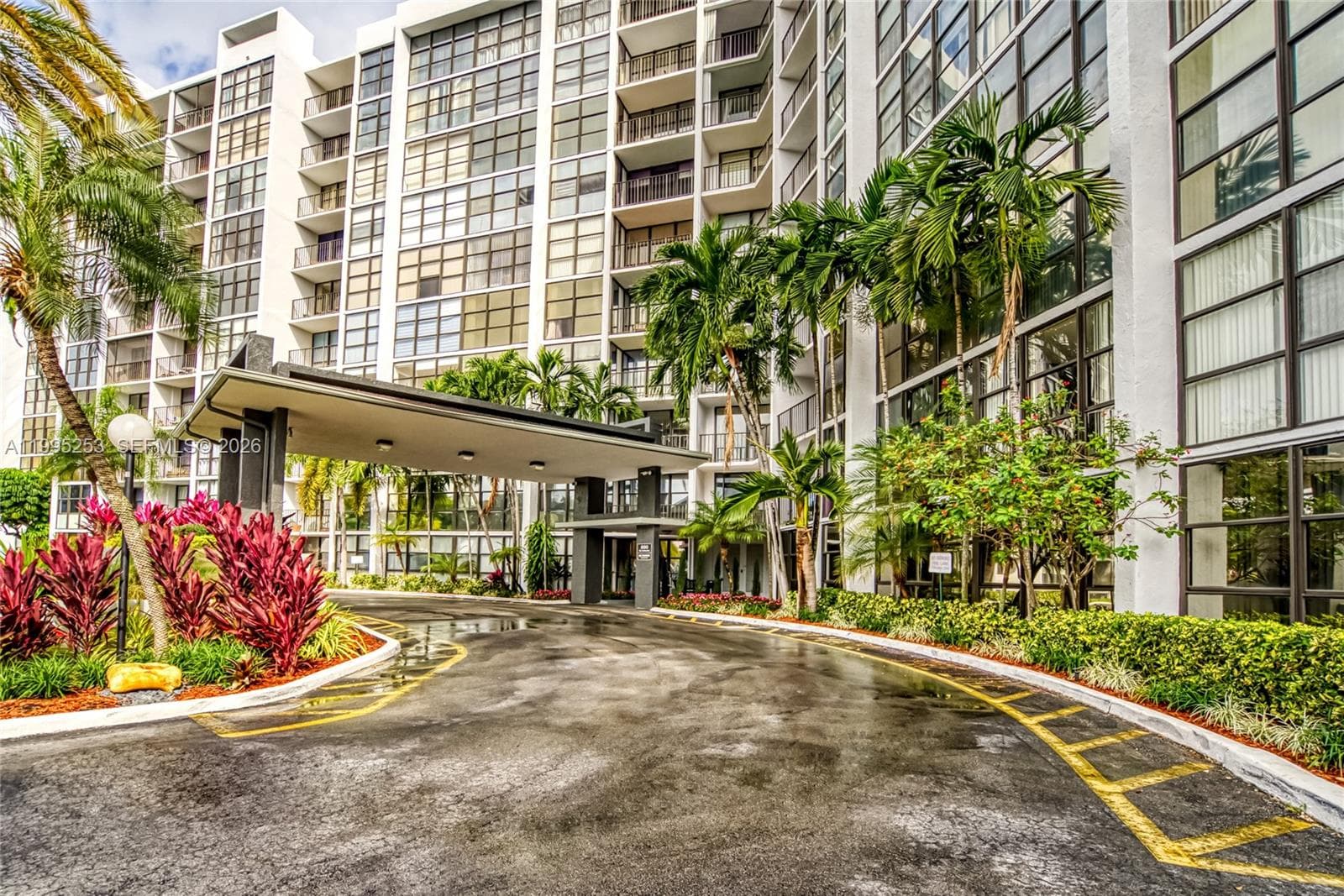 OCEANVIEW PARK CONDO · #901 in Hallandale Beach - Photo 57