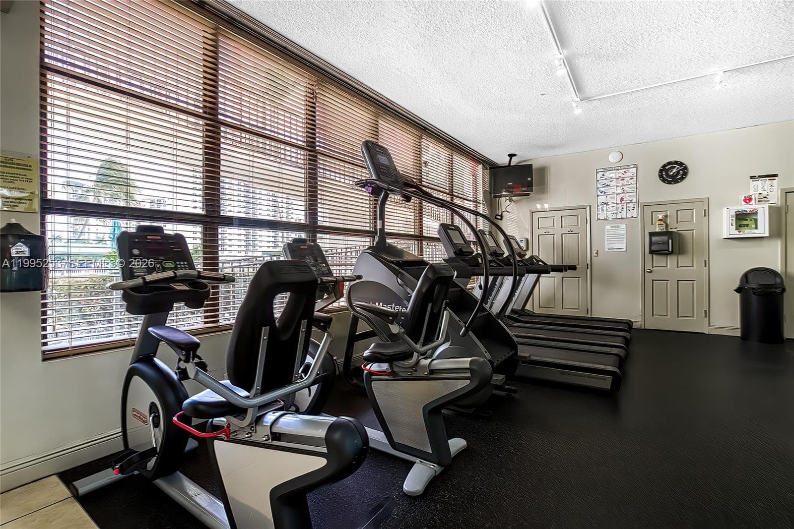 OCEANVIEW PARK CONDO · #901 in Hallandale Beach - Photo 38