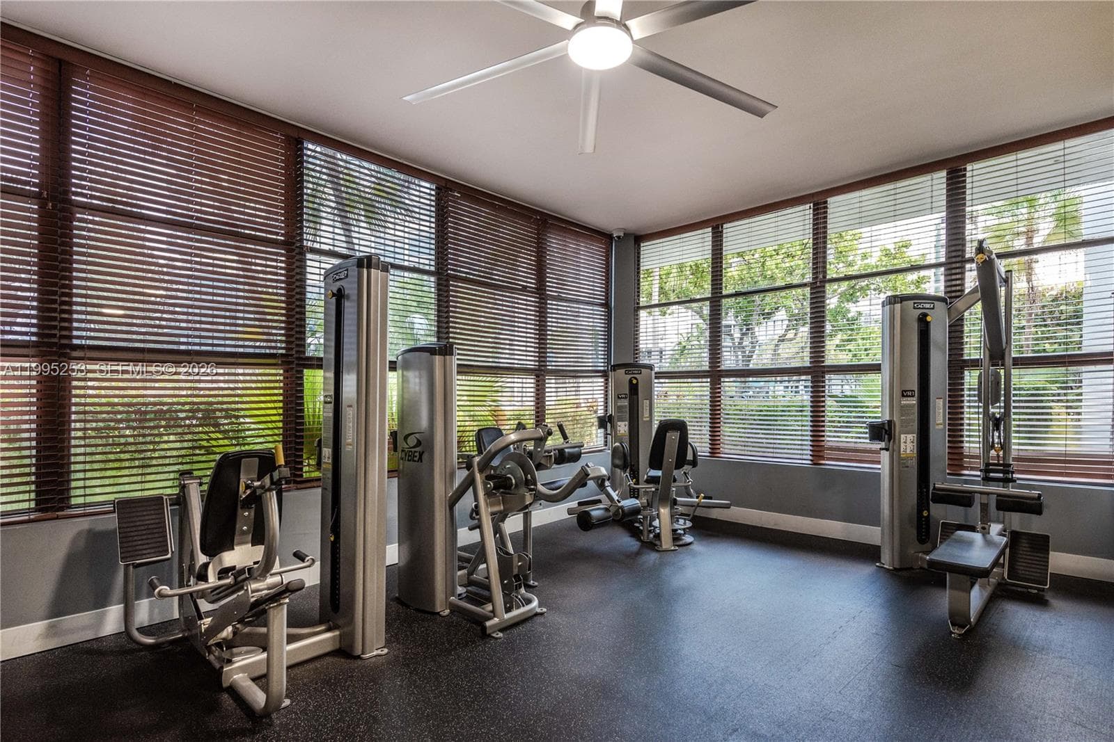 OCEANVIEW PARK CONDO · #901 in Hallandale Beach - Photo 35