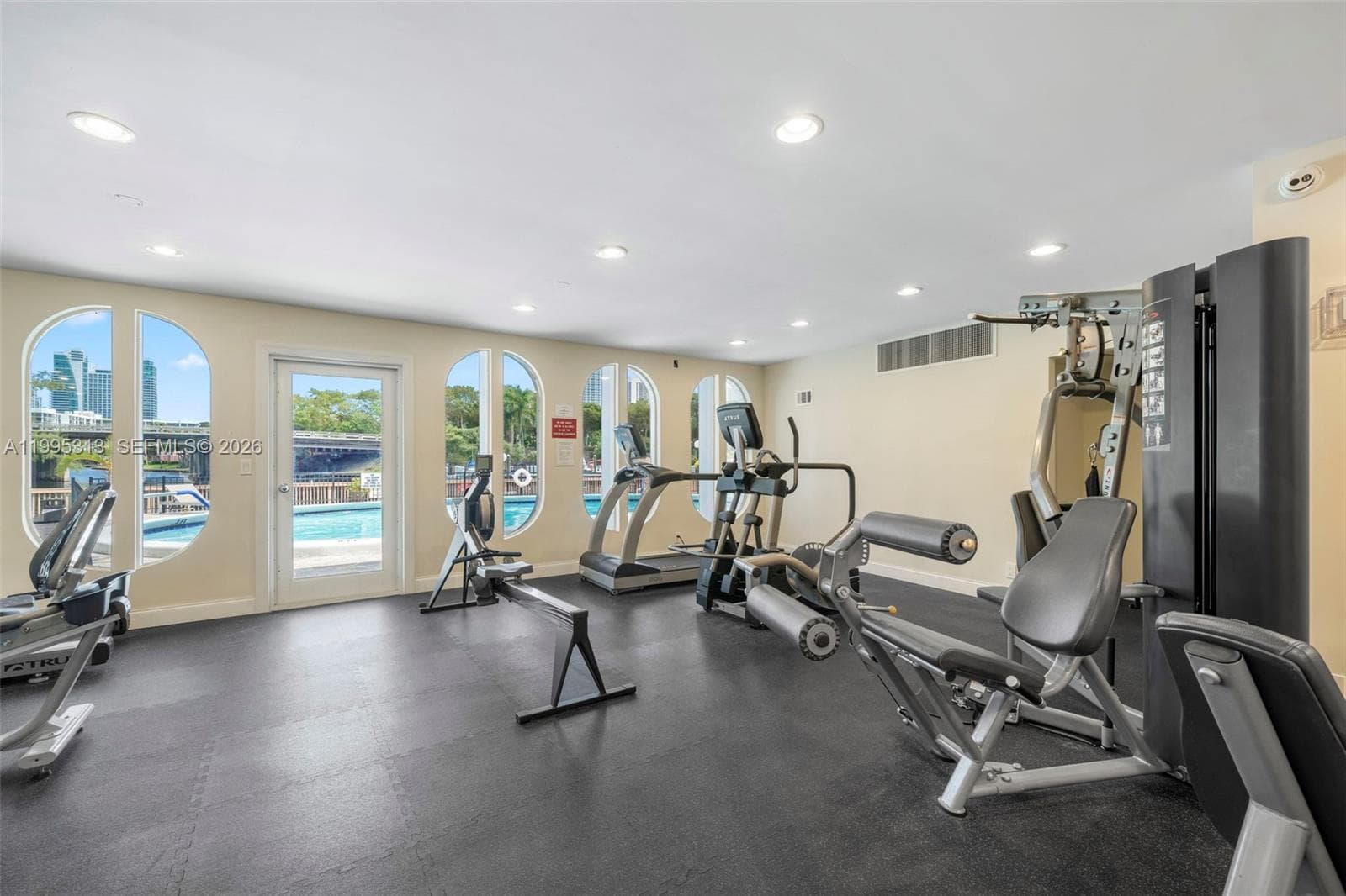 FAIRWAYS RIVIERA CONDO · #732 in Hallandale Beach - Photo 31