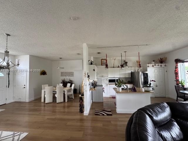 750 SE 28th Ln photo 3