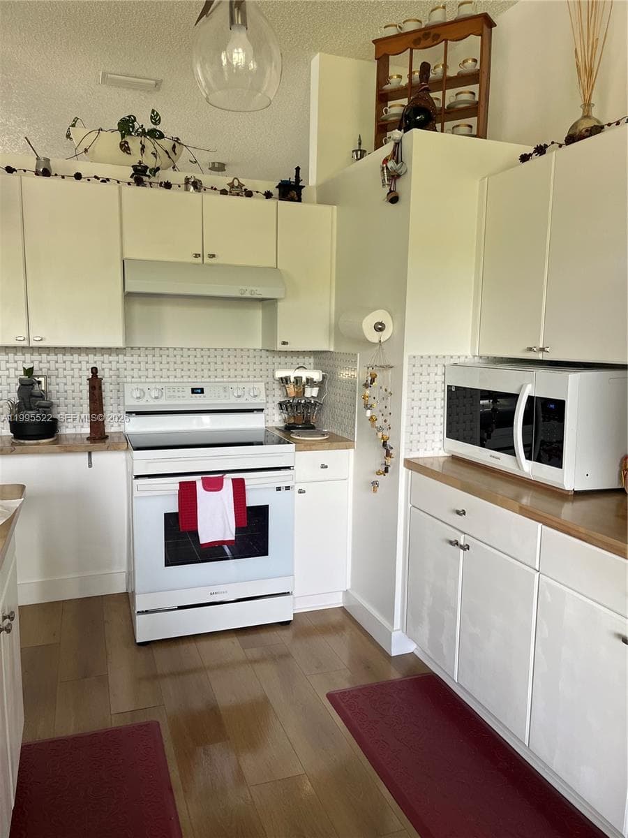 750 SE 28th Ln photo 25