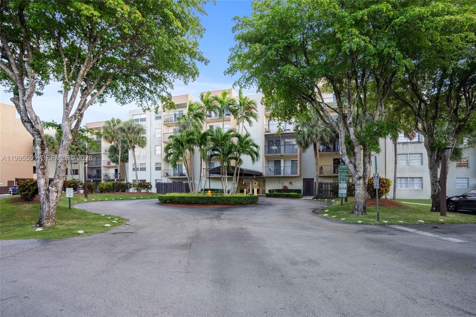 CYPRESS CLUB OF KENDALE C · #402 in Miami - Photo 3