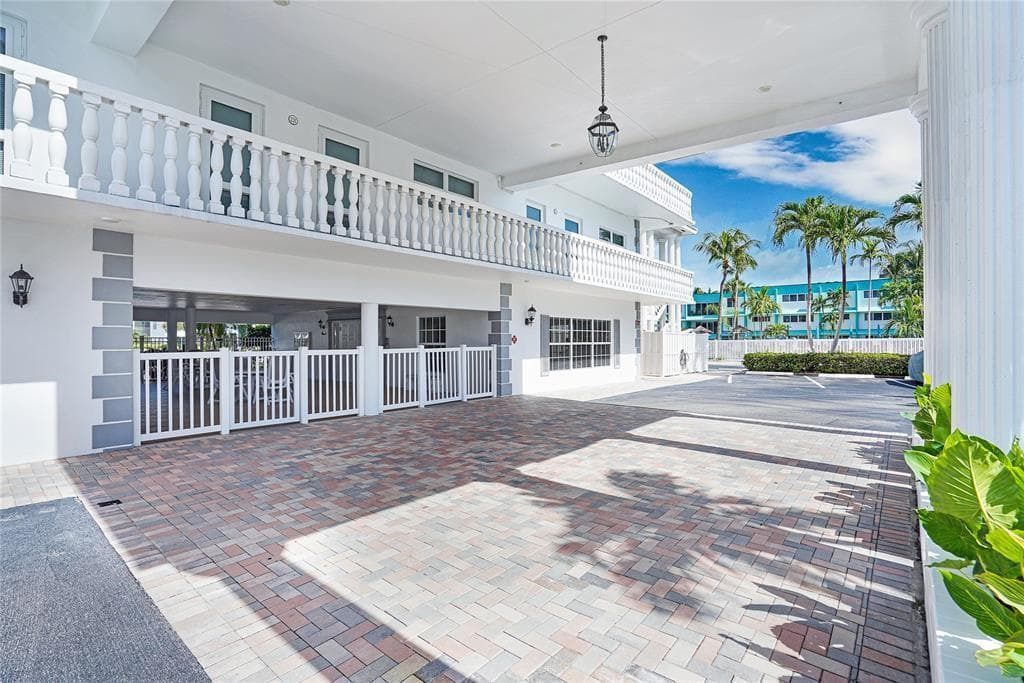 NLG Breezeway