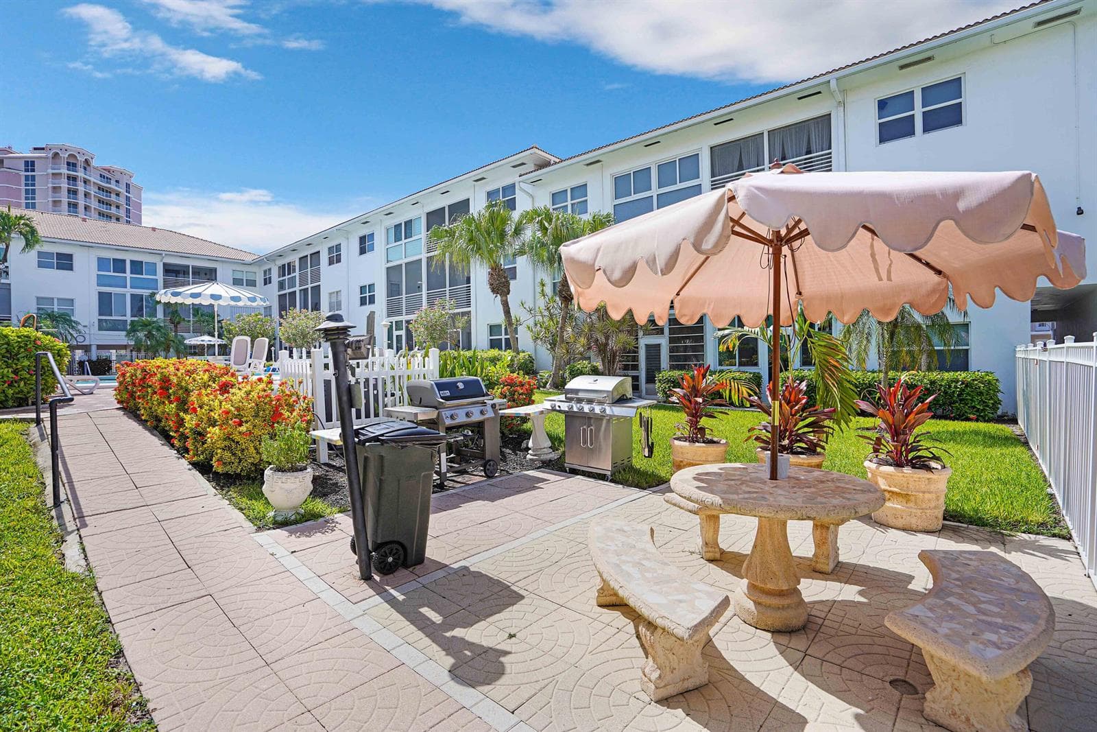 Canal Breezeway
