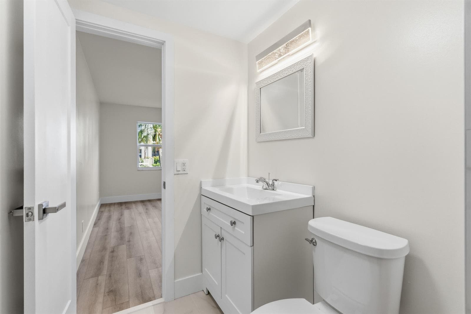 PRIMARY BEDROOM WITH ENSUITE