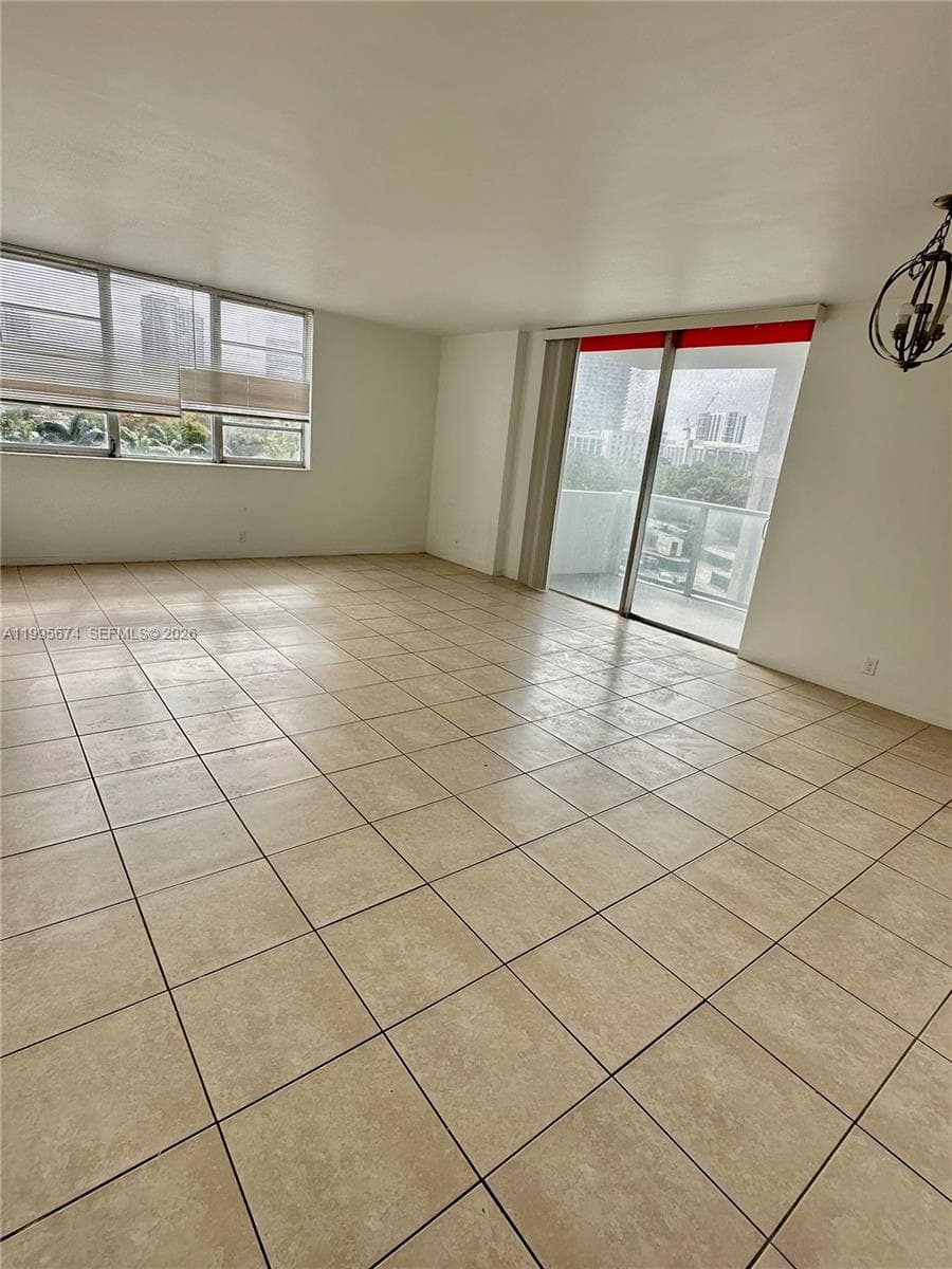 BAY PARK TOWERS CONDO · #618 in Miami - Photo 4