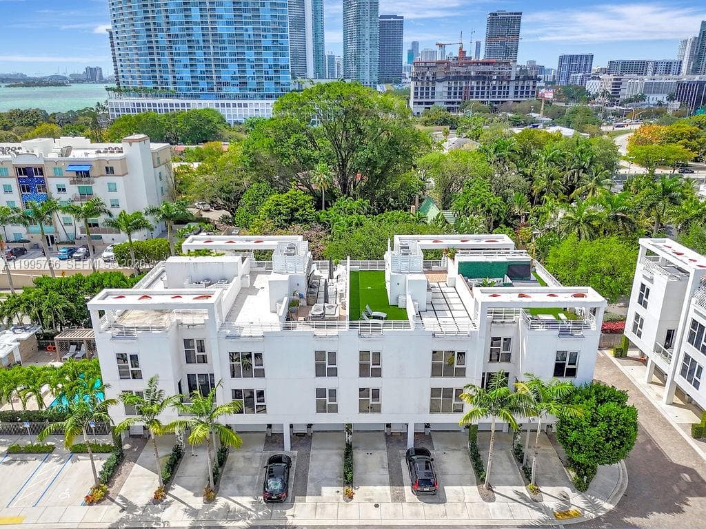 ONE BAY CONDO · #205 in Miami - Photo 22