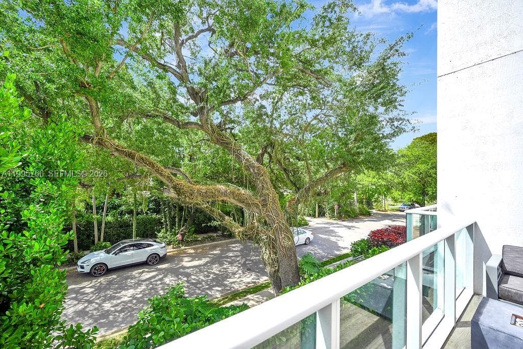 ONE BAY CONDO · #205 in Miami - Photo 7
