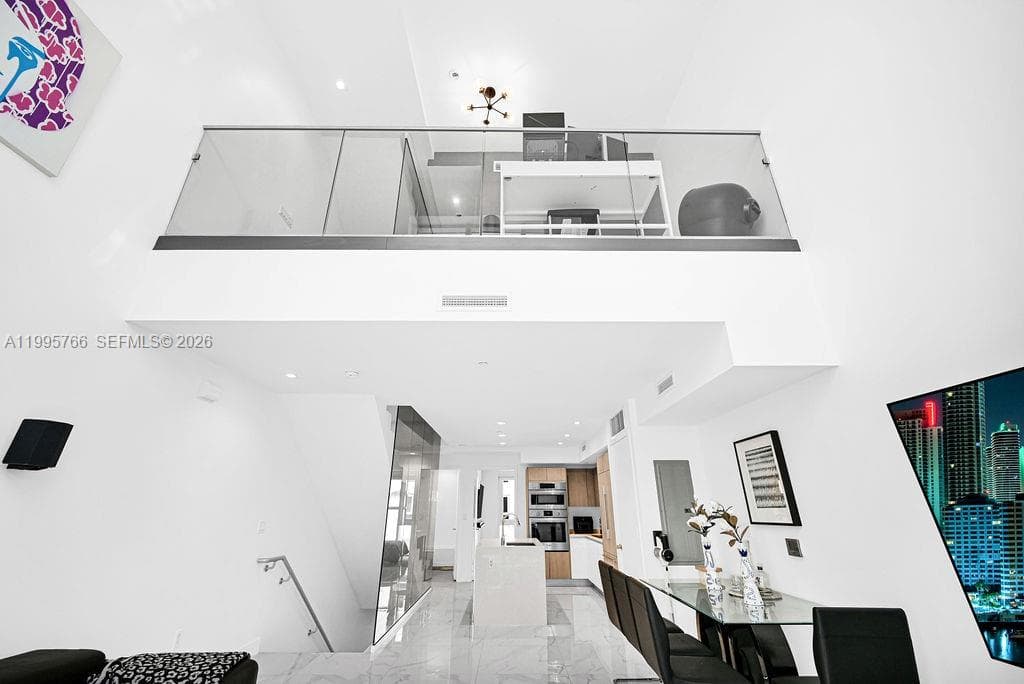 ONE BAY CONDO · #205 in Miami - Photo 9